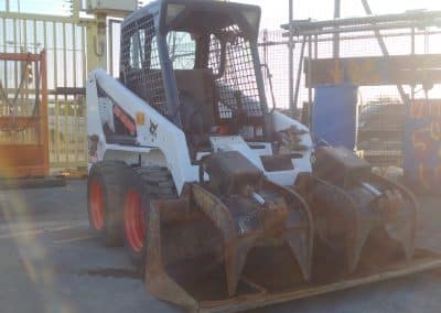 Skid-Steer with grab bucket